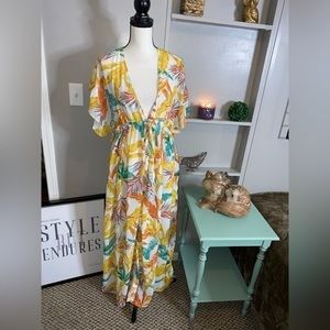 Flying Tomato size Large Women’s Maxi Tropical Semi Sheer EUC Swimsuit Coverup